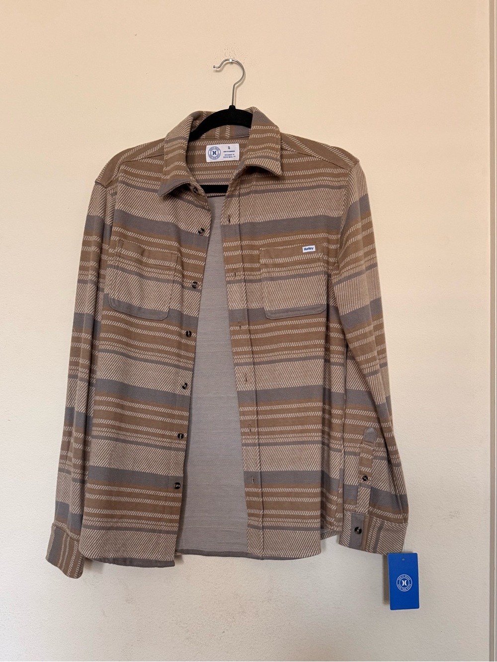 Hurley Men's Beige and Gray Striped Long Sleeve Button-up Flannel NWT